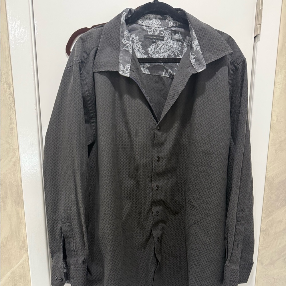 Twenty Eight Degrees Black Button-Up Shirt with Patterned Collar